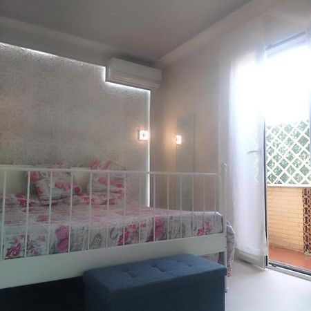 Rosilienza Suites Private Spa, Patio Garden Free Trasfer To & From Airport Фиумичино Екстериор снимка