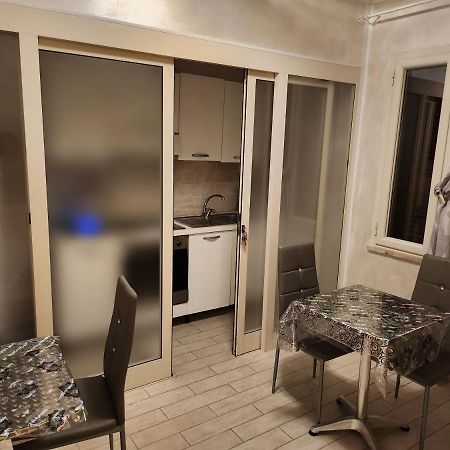 Rosilienza Suites Private Spa, Patio Garden Free Trasfer To & From Airport Фиумичино Екстериор снимка