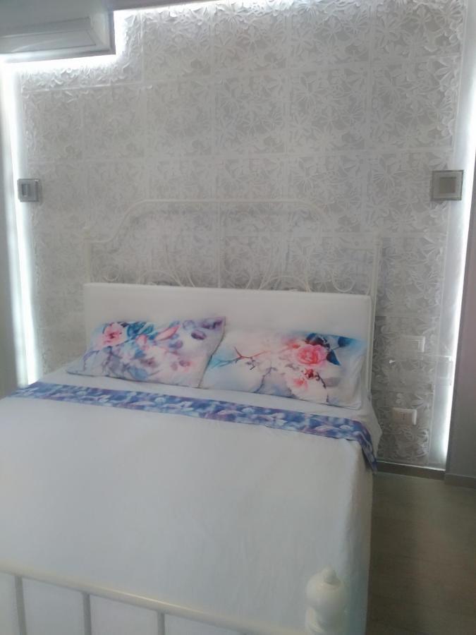 Rosilienza Suites Private Spa, Patio Garden Free Trasfer To & From Airport Фиумичино Екстериор снимка