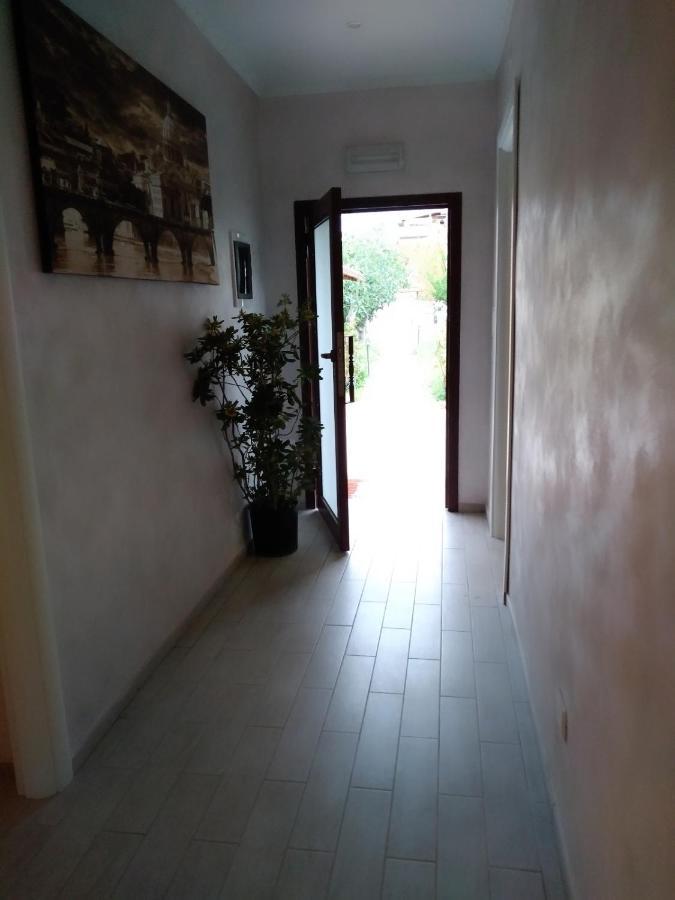 Rosilienza Suites Private Spa, Patio Garden Free Trasfer To & From Airport Фиумичино Екстериор снимка