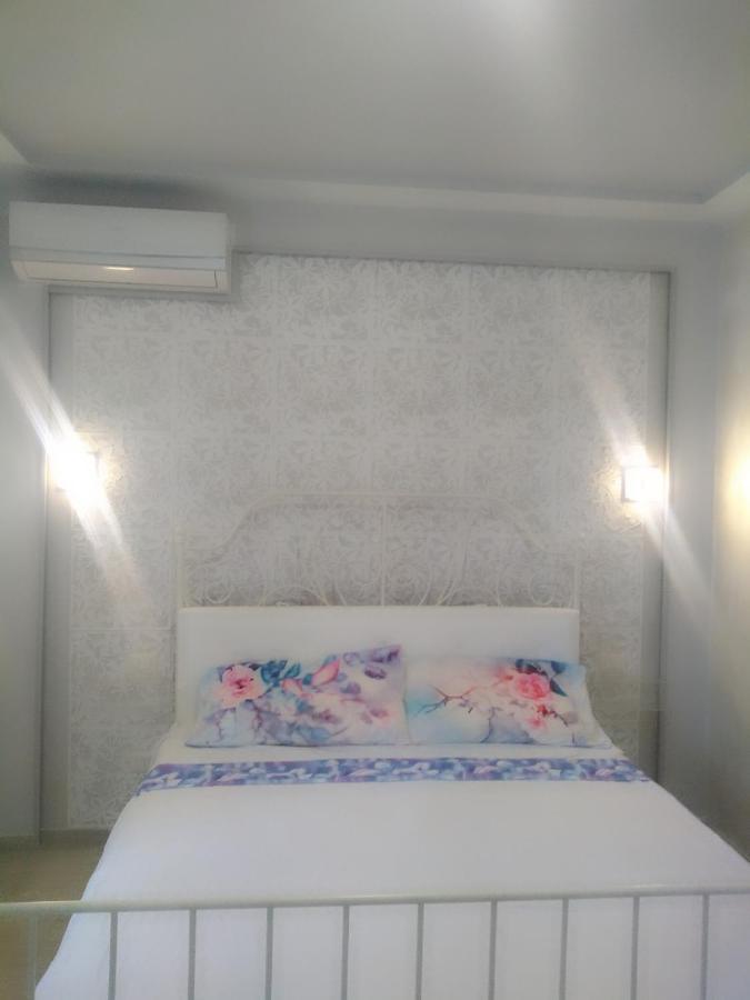 Rosilienza Suites Private Spa, Patio Garden Free Trasfer To & From Airport Фиумичино Екстериор снимка