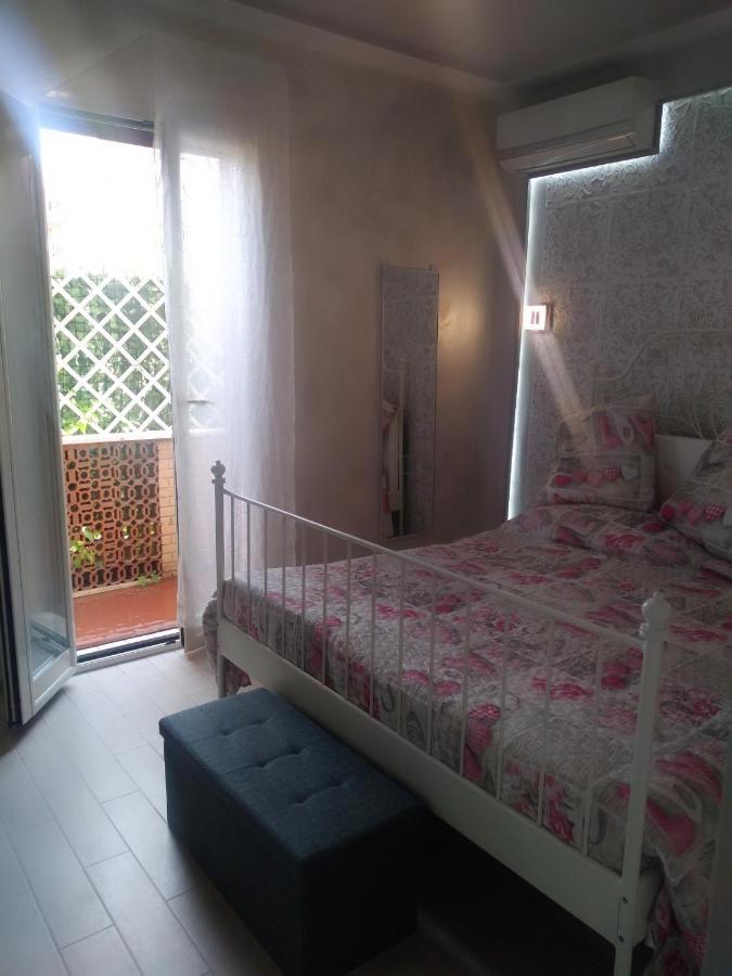 Rosilienza Suites Private Spa, Patio Garden Free Trasfer To & From Airport Фиумичино Екстериор снимка