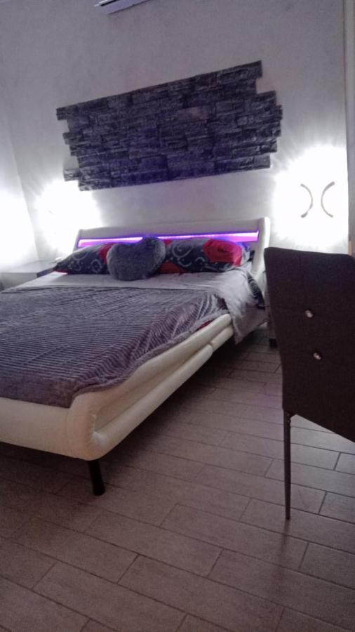 Rosilienza Suites Private Spa, Patio Garden Free Trasfer To & From Airport Фиумичино Екстериор снимка