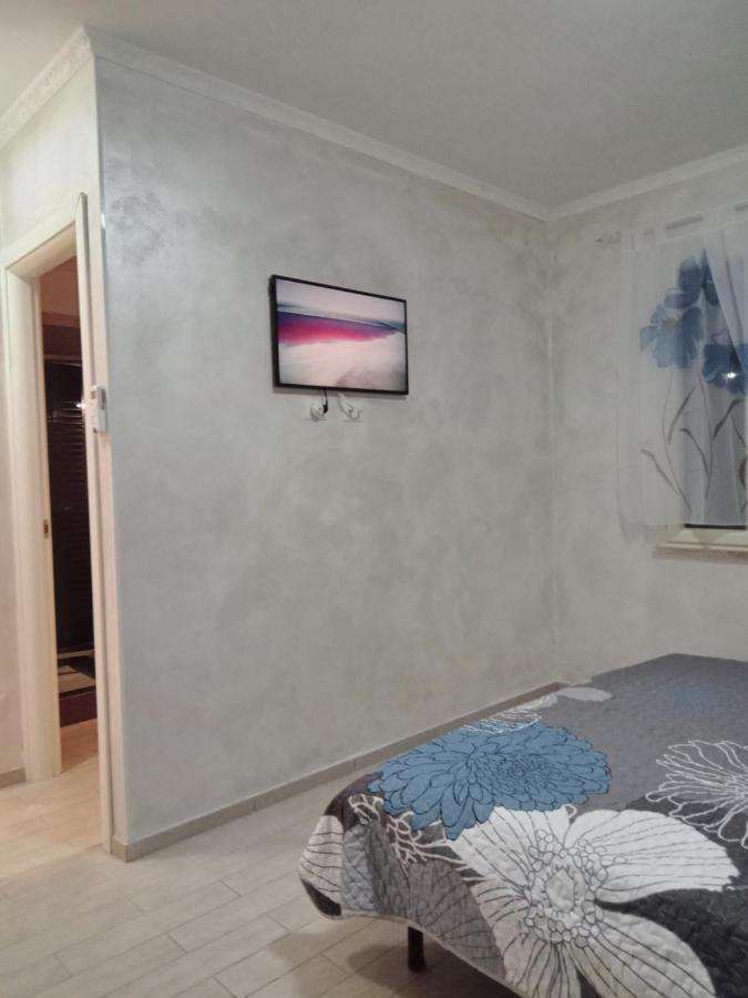 Rosilienza Suites Private Spa, Patio Garden Free Trasfer To & From Airport Фиумичино Екстериор снимка