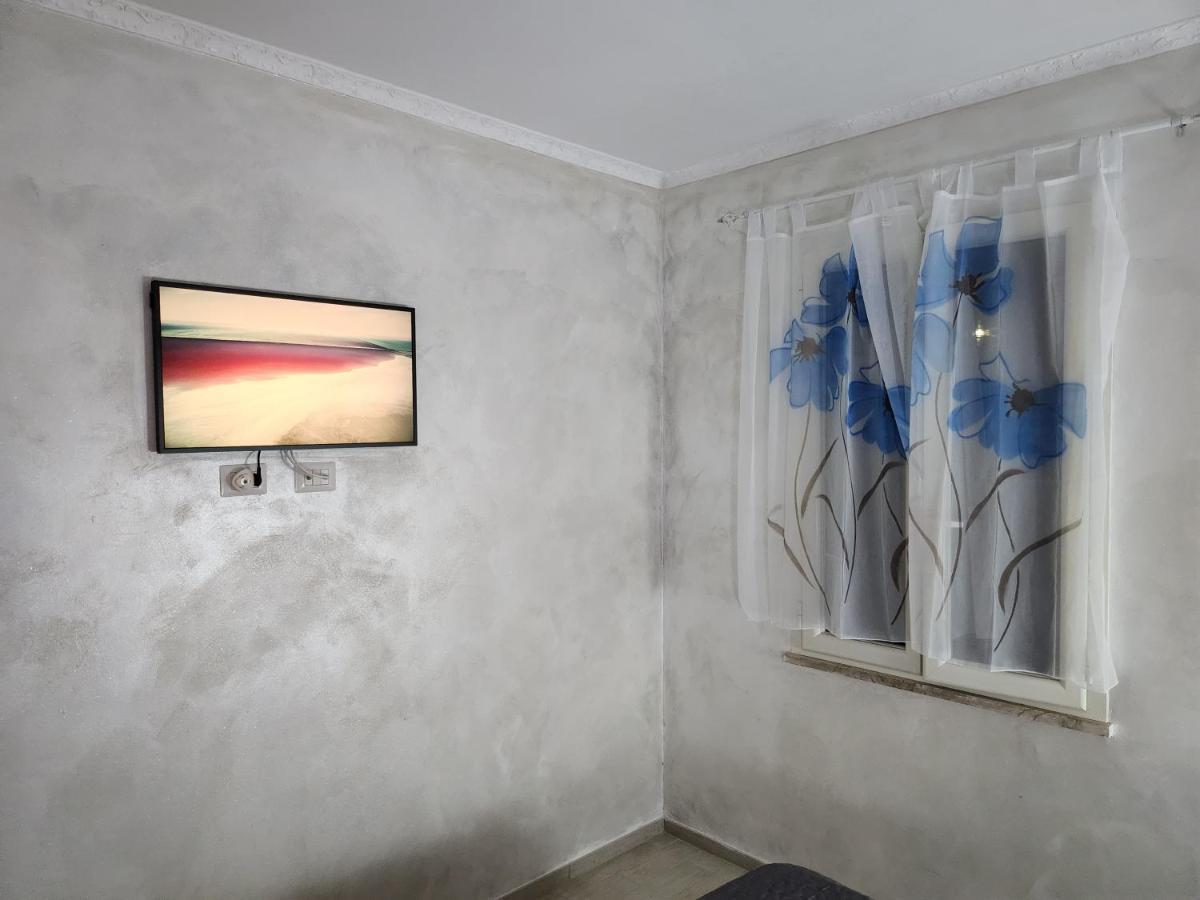 Rosilienza Suites Private Spa, Patio Garden Free Trasfer To & From Airport Фиумичино Екстериор снимка