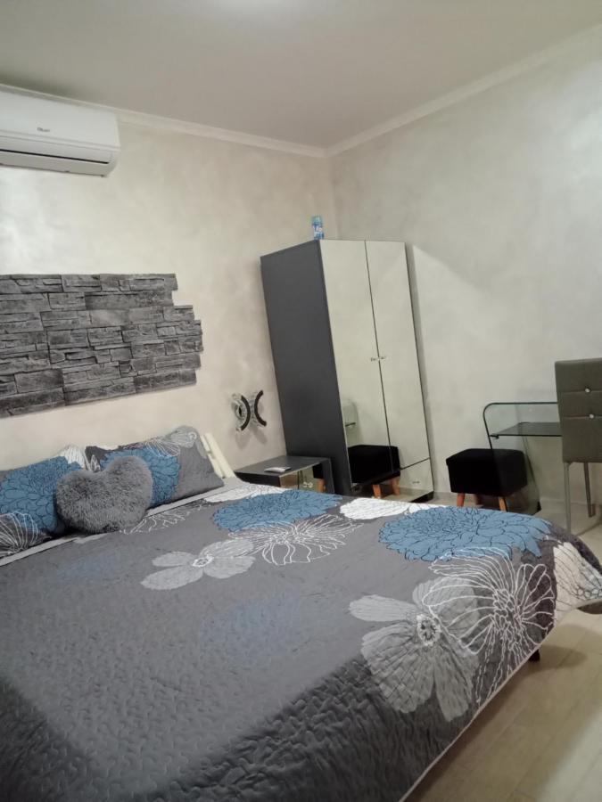 Rosilienza Suites Private Spa, Patio Garden Free Trasfer To & From Airport Фиумичино Екстериор снимка