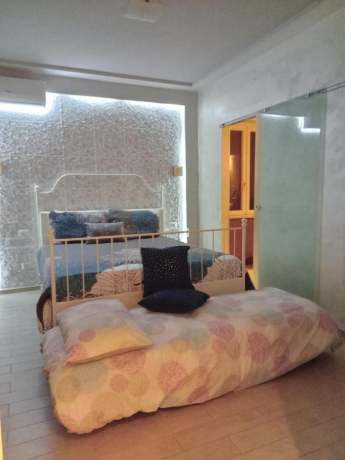 Rosilienza Suites Private Spa, Patio Garden Free Trasfer To & From Airport Фиумичино Екстериор снимка