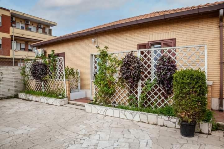 Rosilienza Suites Private Spa, Patio Garden Free Trasfer To & From Airport Фиумичино Екстериор снимка